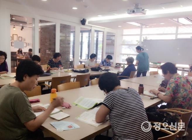 배움의 꿈, 강서 한글배움교실에서 이루세요