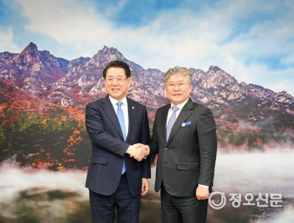 장세일 영광군수, 김영록도지사 만나 현안사업 지원요청