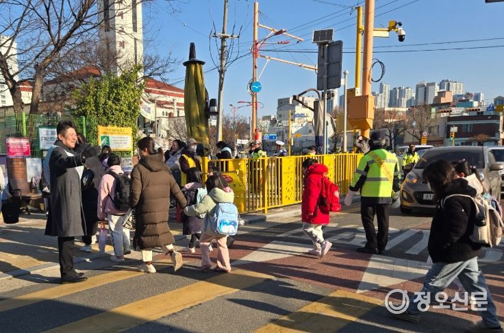 개학기 맞아 ‘신광초 등굣길 교통안전 캠페인’