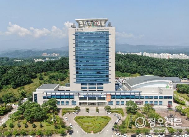 강릉시 귀래면 주민자치위원회, 구정면에 불우이웃돕기 성금 기탁