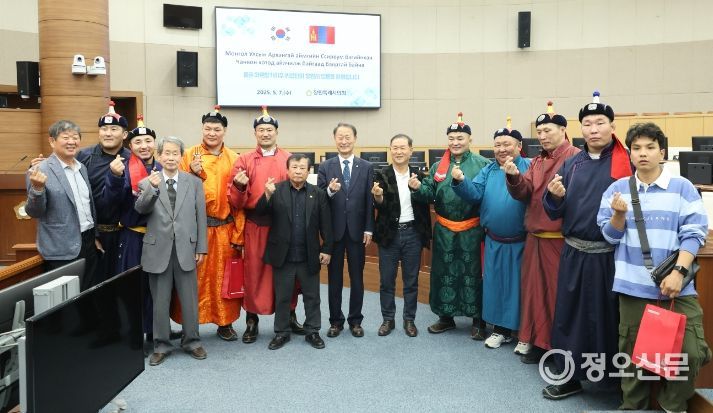 창원특례시의회“몽골 아르항가이주 씨름단 환영”