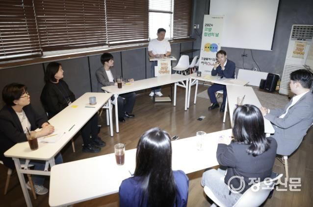 ‘고양 청년의 날’ 행사 환담회에 참석한 이동환 고양특례시장