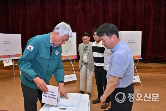 최승준 정선군수, 제21대 대통령선거 대비 투표소 현장 점검 실시
