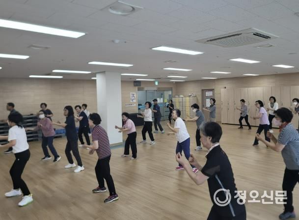 충주시,‘관절튼튼 운동교실’1기 성공적 마무리
