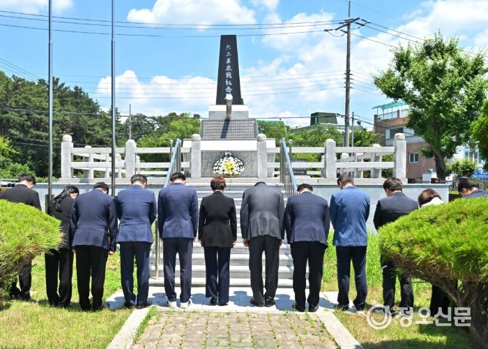 달성군의회, 6․25 참전용사 기념비 참배